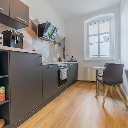 Apartment - 40m², zentral, Netflix, Küche, Schreibtisch, Parkplatz, Waschtrockner, Wlan Cottbus Exterior foto