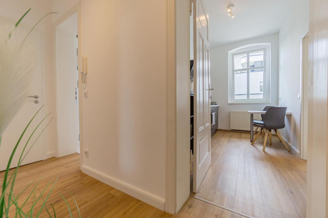 Apartment - 40m², zentral, Netflix, Küche, Schreibtisch, Parkplatz, Waschtrockner, Wlan Cottbus Exterior foto